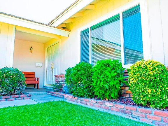 3rd image of 10053 Randwick Dr