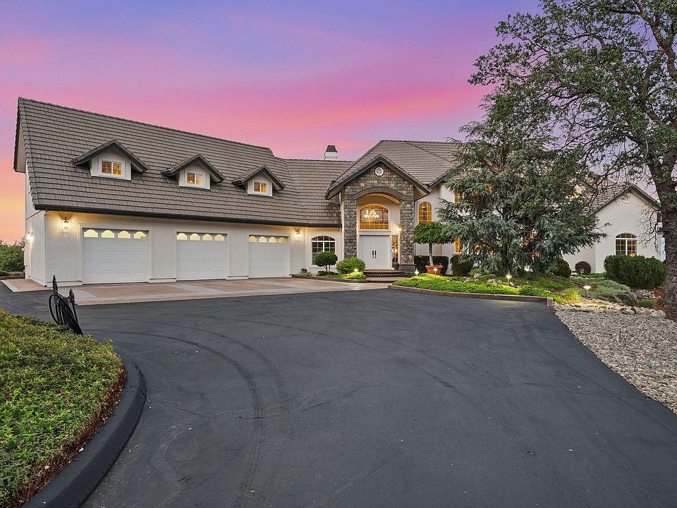 1st image of 15368 Mountain Shadows Dr