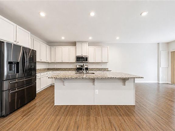 5th image of 121 Capeside Ct