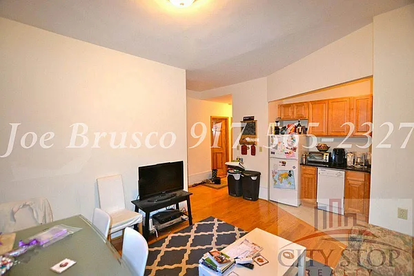 Rented by City Stop Realty | media 32