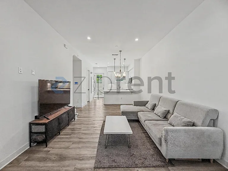 1676 3rd St — Photo 9