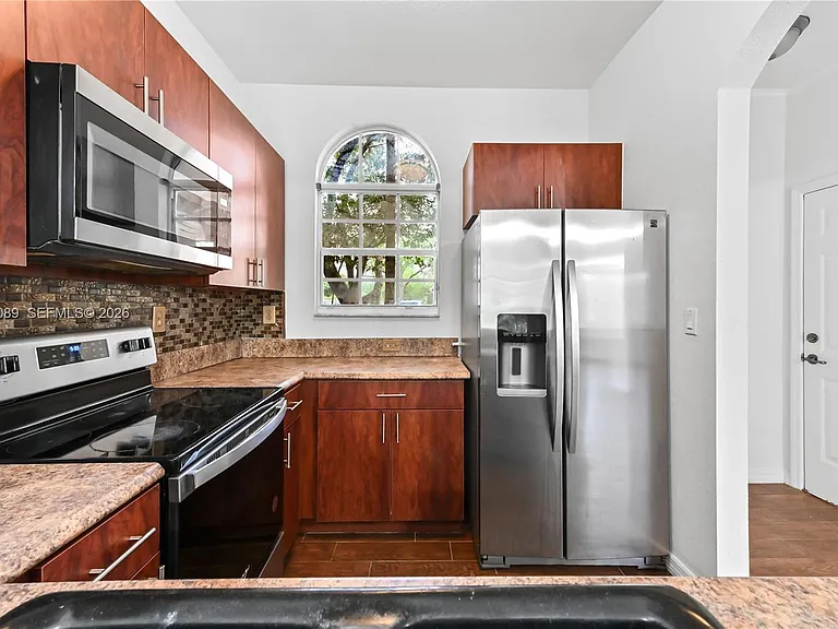 5043 SW 140th Ter — Photo 8