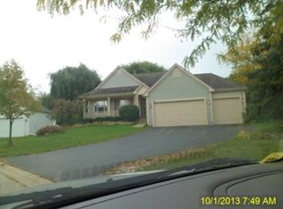 310 Garrison Cir, Pt Barrington, IL 60010