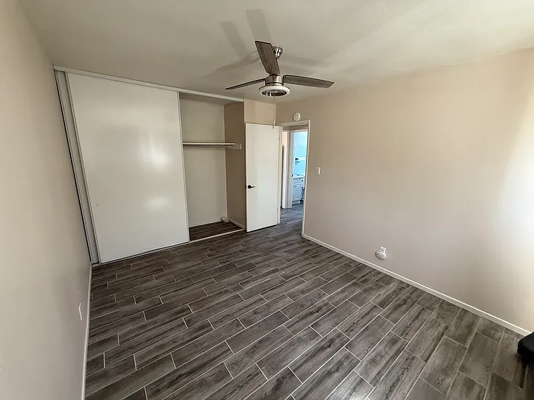 N Palm Ave — Photo 8