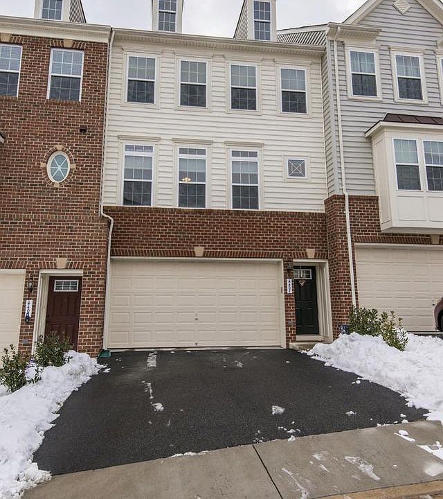 1st image of 4407 Halleck Trl