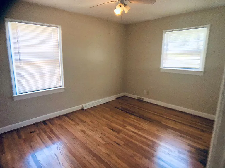 3808 Parkwood Dr — Photo 6