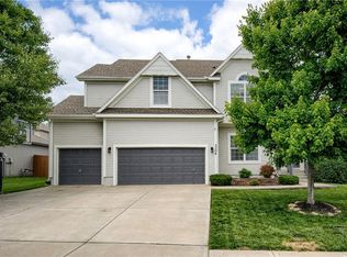 2208 SW Hawk View Rd, Lees Summit, MO 64082