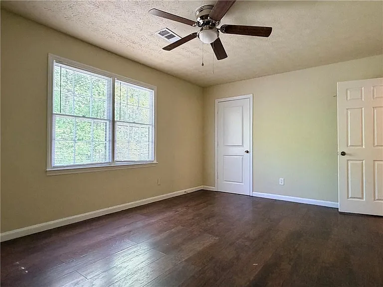 728 Burnt Creek Dr NW #B — Photo 11