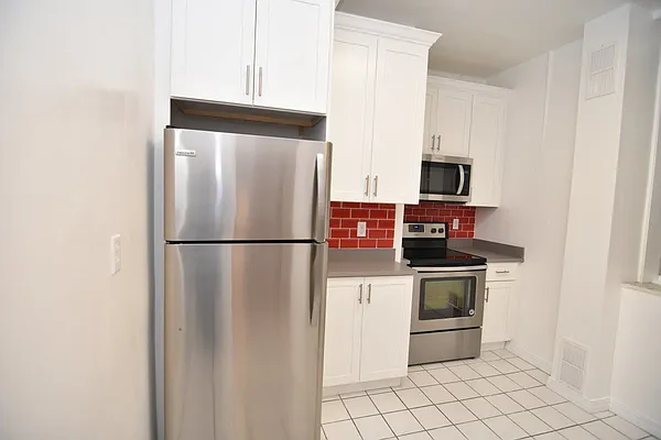 Rented by Bohemia Realty Group | media 10