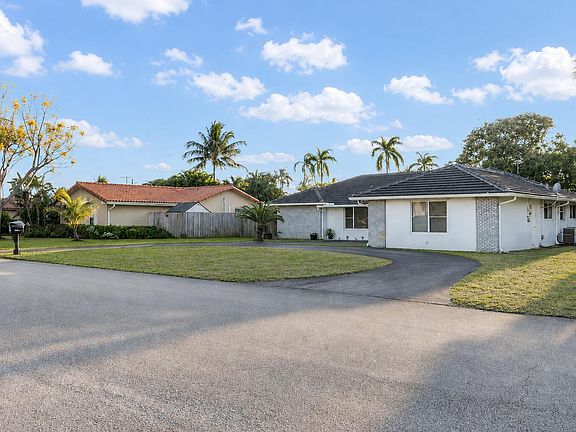 3rd image of 8361 Wilton Drive