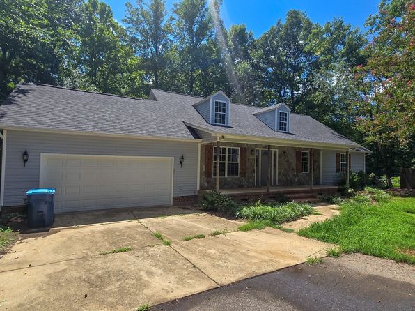 5607 Whispering Pines Dr