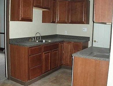 3rd image of 520 W 19th St Unit 5
