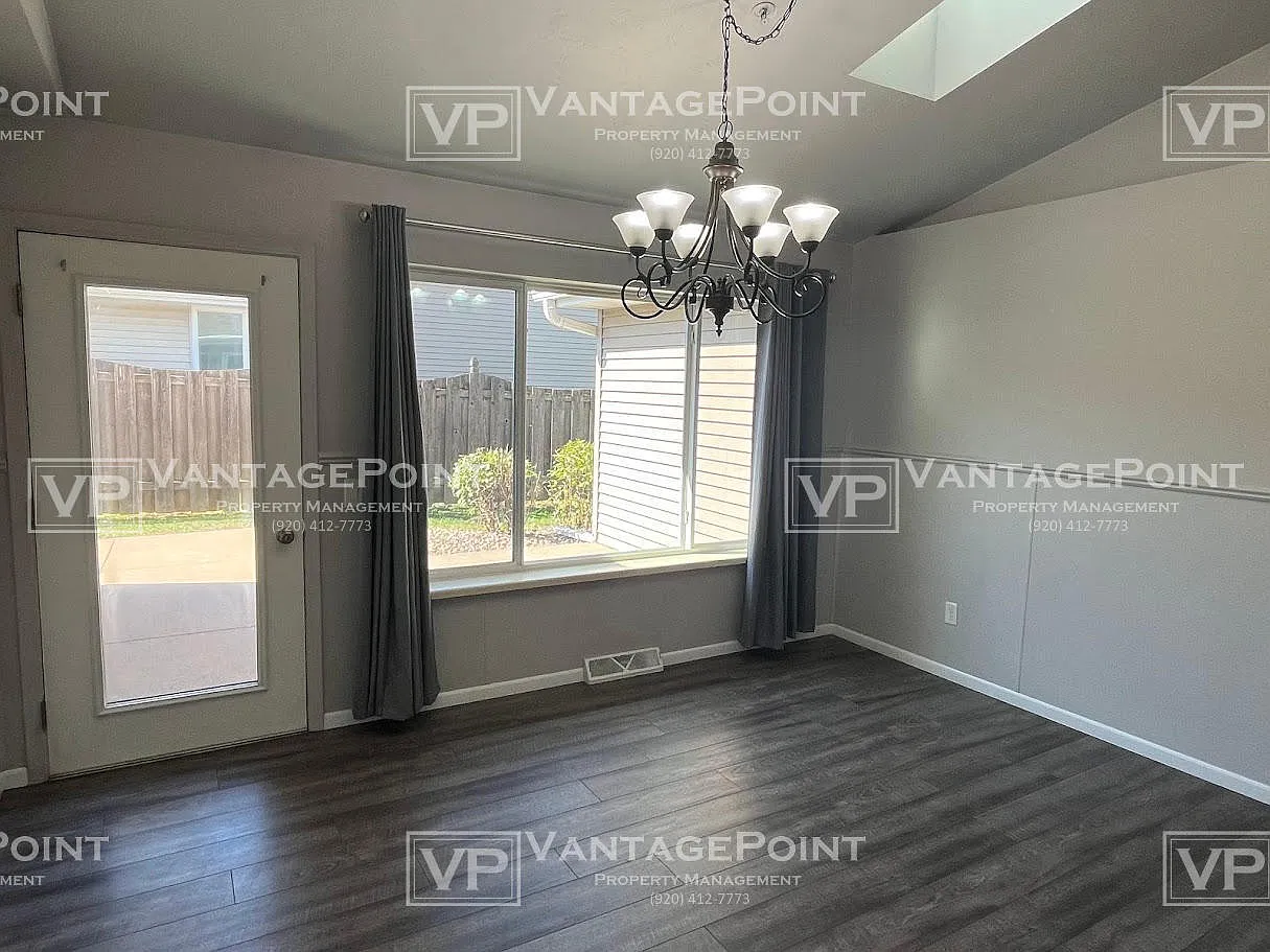1800 Hardwoods Court/400 Scotchwood Rd — Photo 2