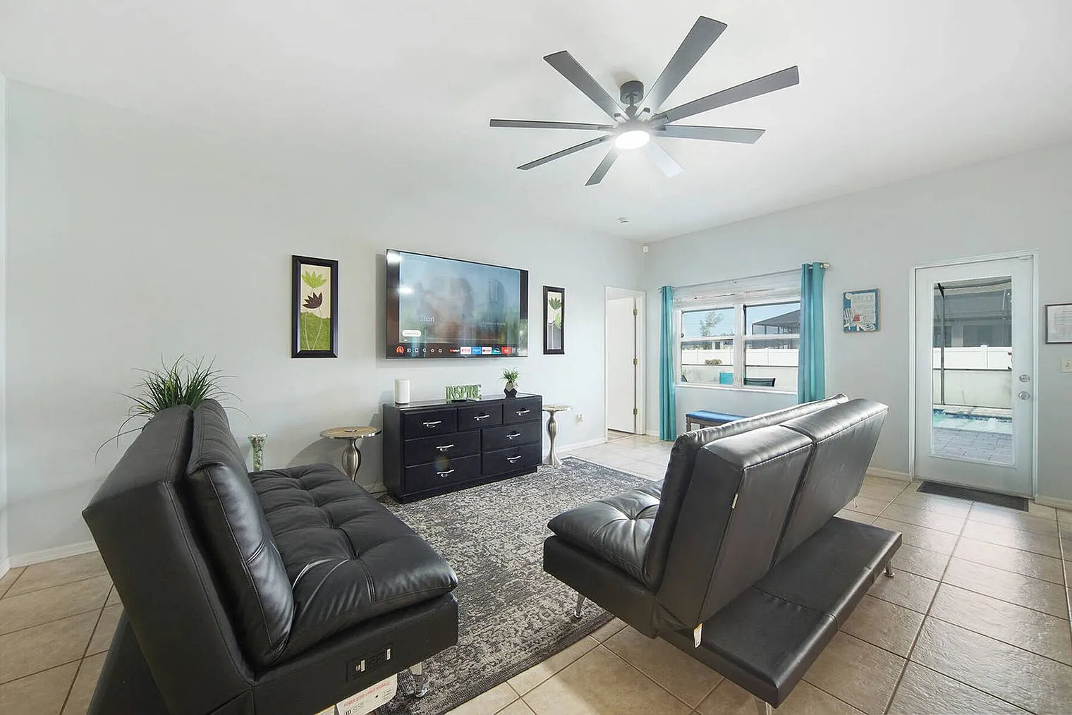 3 bed, 2.0 bath, 1593 sqft, $4,050 — Photo 2