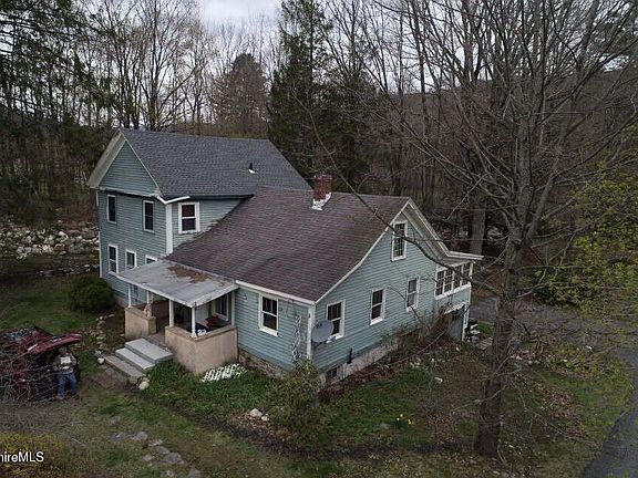 2nd image of 1138 Main Rd
