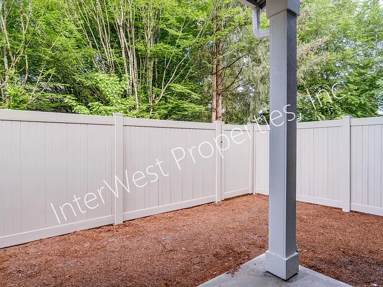 10316 NE 61st Cir — Photo 18