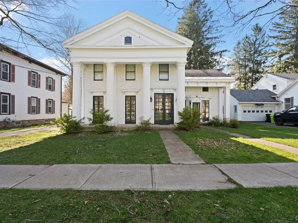 24 Eaton St, Morrisville, NY 13408