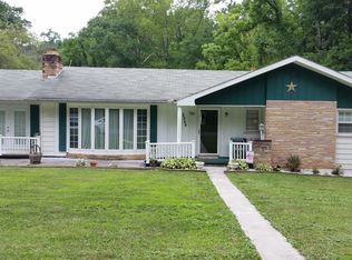 Willowood Rd, Hinton, WV 25951