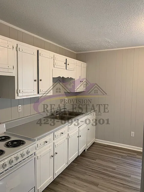 Water Included!! 2 Br Apartment — Photo 4