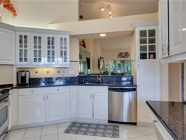 8420 Excalibur Cir #R12 — Photo 13