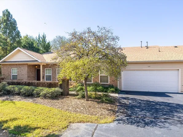 123 Villa Park Cir, Stone Mountain, GA 30087