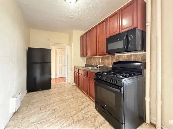 232 Bidwell Avenue image 1 of 4