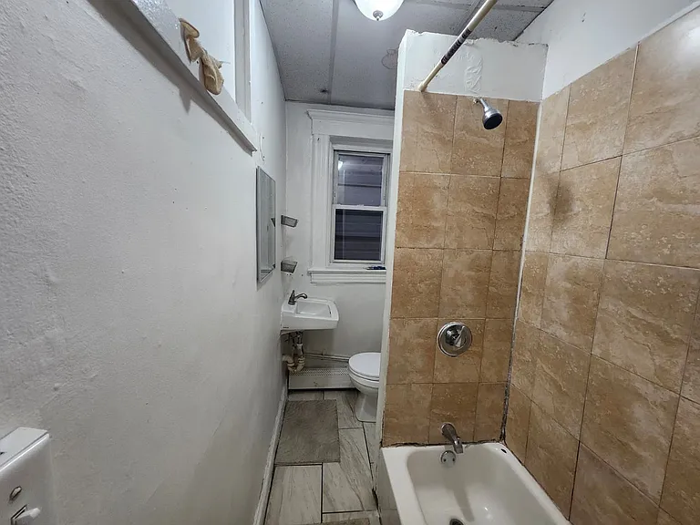 773 E 19th St #13E — Photo 8