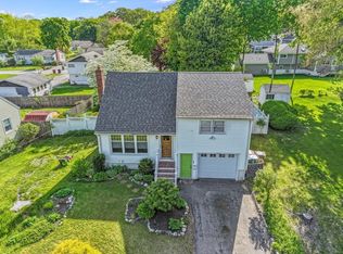 283 Douglas Rd, Lowell, MA 01852