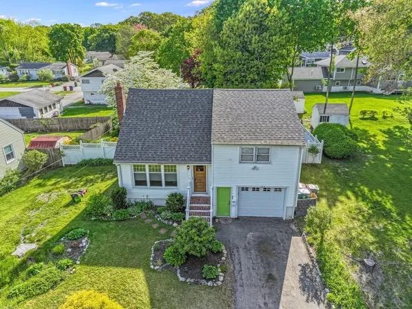 283 Douglas Rd, Lowell, MA 01852