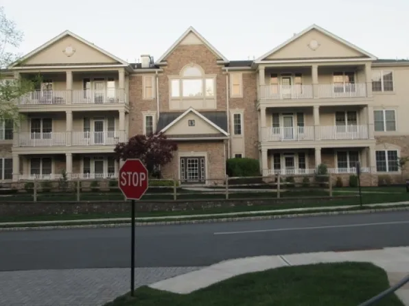 601 Holly Ln, Cedar Grove Twp., NJ 07009