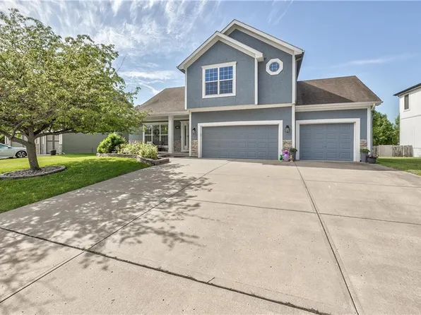 4605 NE 105th St, Kansas City, MO 64156