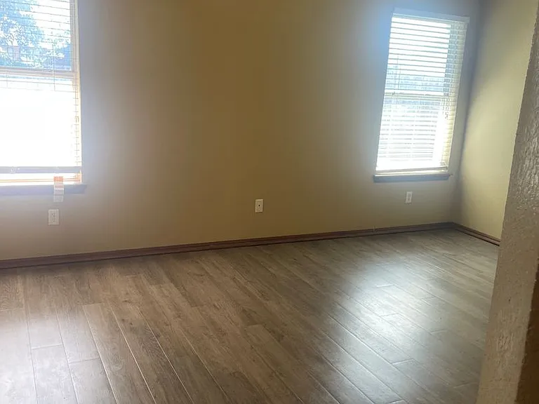213 Pinafore Dr — Photo 14