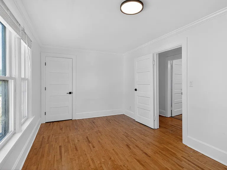 408 E Geneva St — Photo 15