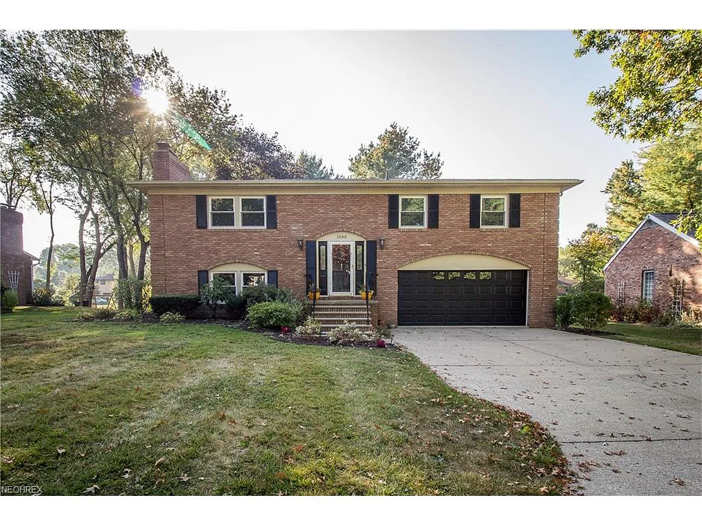 1000 Chapel Ridge St NE photo 1