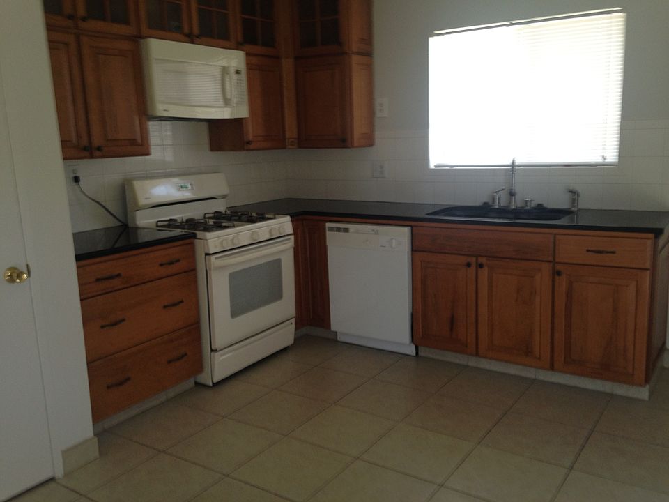 2nd image of 5220 Cherry Tree Ln