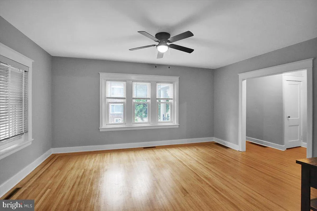 4 bed, 3.0 bath, 2331 sqft, $2,500 — Photo 2