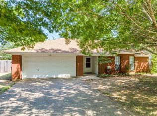 1108 Sandstone Dr, Cleburne, TX 76033