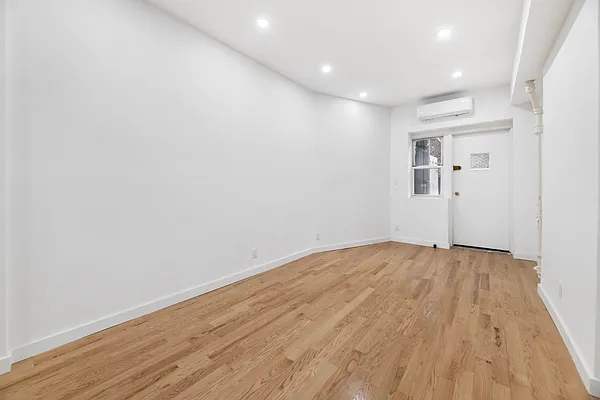 Rented by REAL New York | media 4