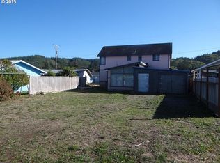 1964 Dogwood Ave, Reedsport, OR 97467