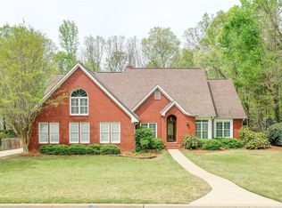387 Oakridge Dr, Auburn, AL 36832