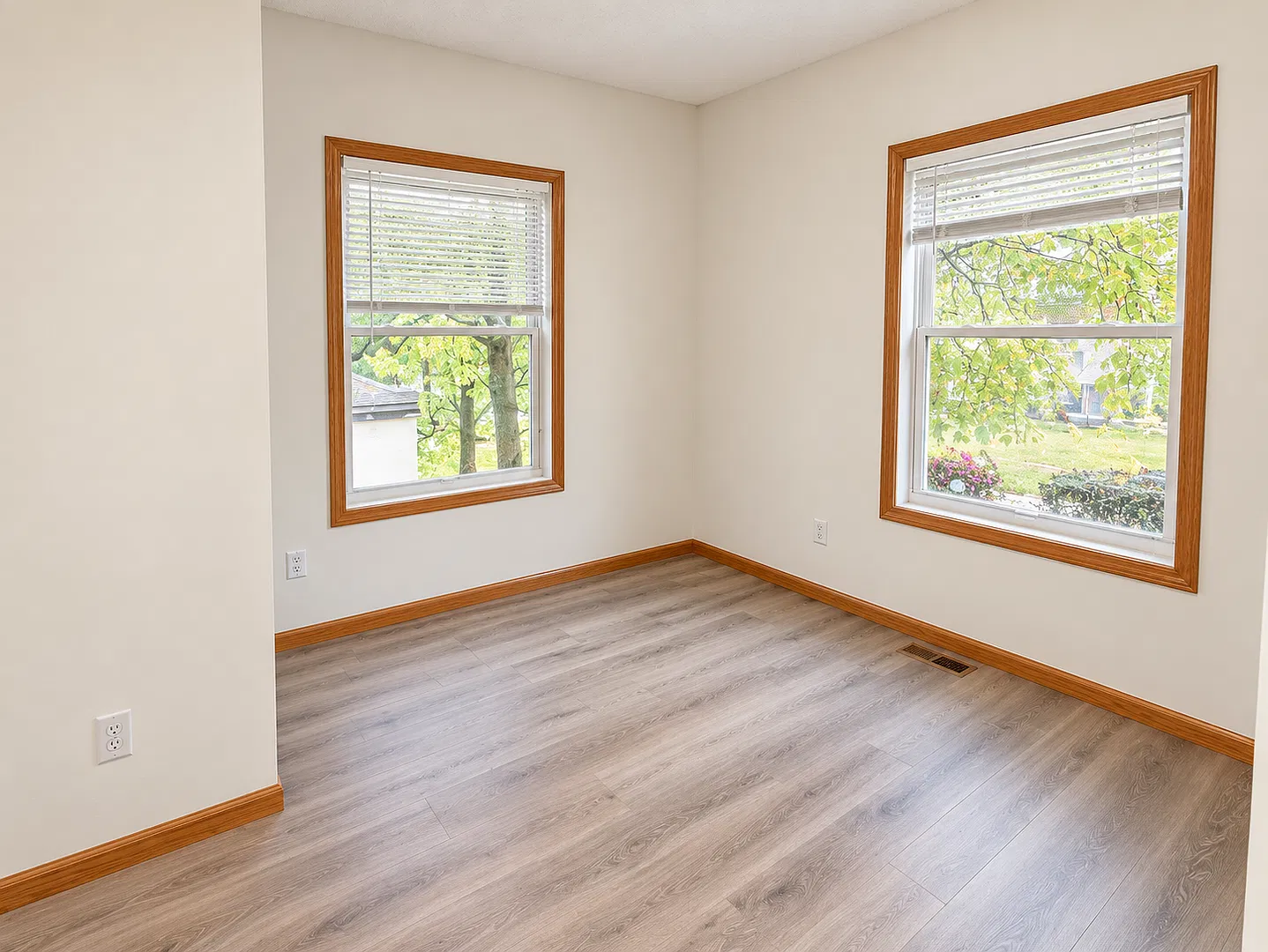 401 7th Ave SE — Photo 4