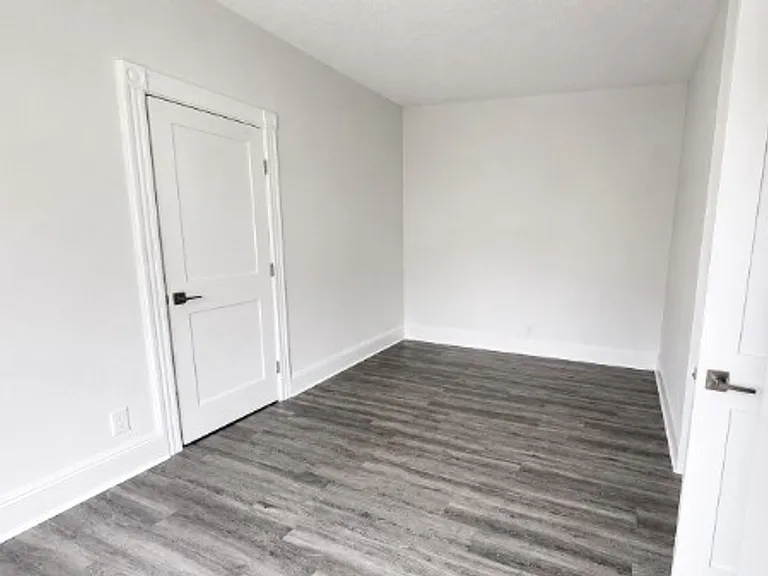 200 Irving Residential — Photo 9