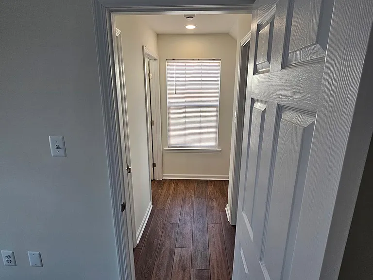 111 Barrington Ln — Photo 12