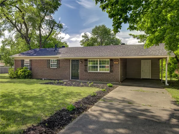 2101 Sycamore Pl, Springdale, AR 72762