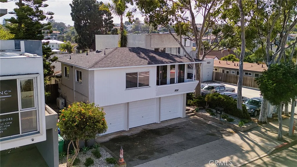 Building Photo - 926 Manhattan Beach Blvd #A