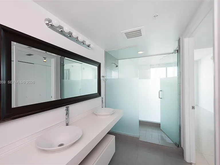 92 SW 3rd St #2812 — Photo 13