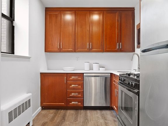 3rd image of 295 Saint Johns Pl APT 3D