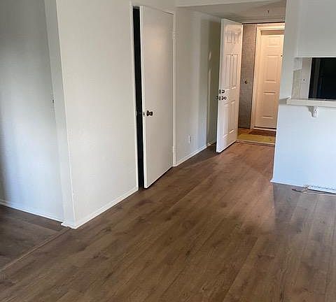 5th image of 2400 Seneca St APT 201