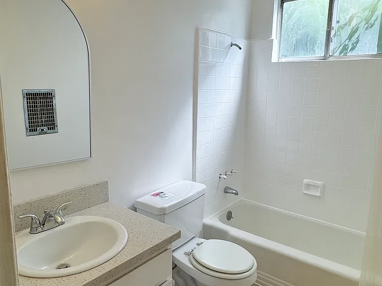 808 N Hayworth Ave #3 — Photo 7