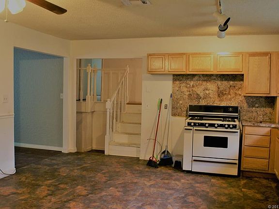 3rd image of 213 N Kates Ave